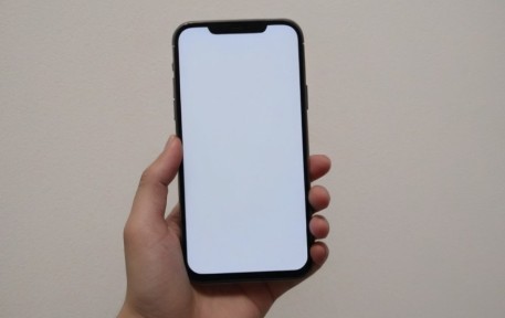 How to Fix White Spots on Screen Phone [2024 Ultimate Guide]
